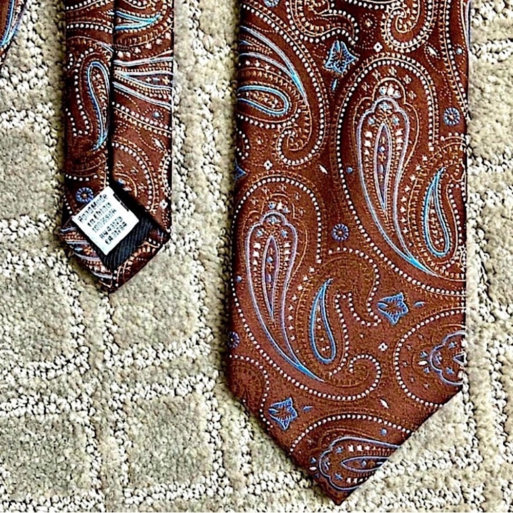 Vintage Geoffrey Beene silk tie, paisley brown and blue